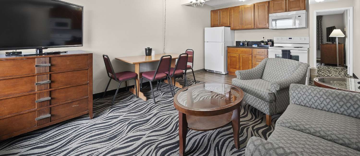DISCOVER CONTEMPORARY ROOMS, AND MODERN AMENITIES IN THE HEART OF ASTORIA, OR